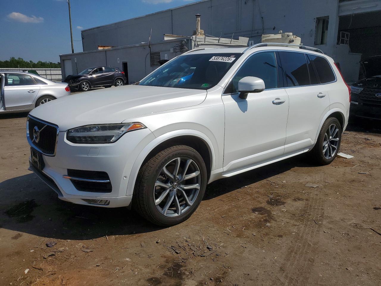 Salvage Volvo XC90 Image