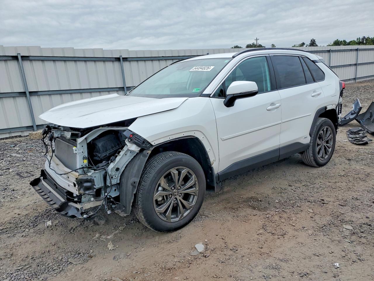 Salvage Toyota RAV4 Image