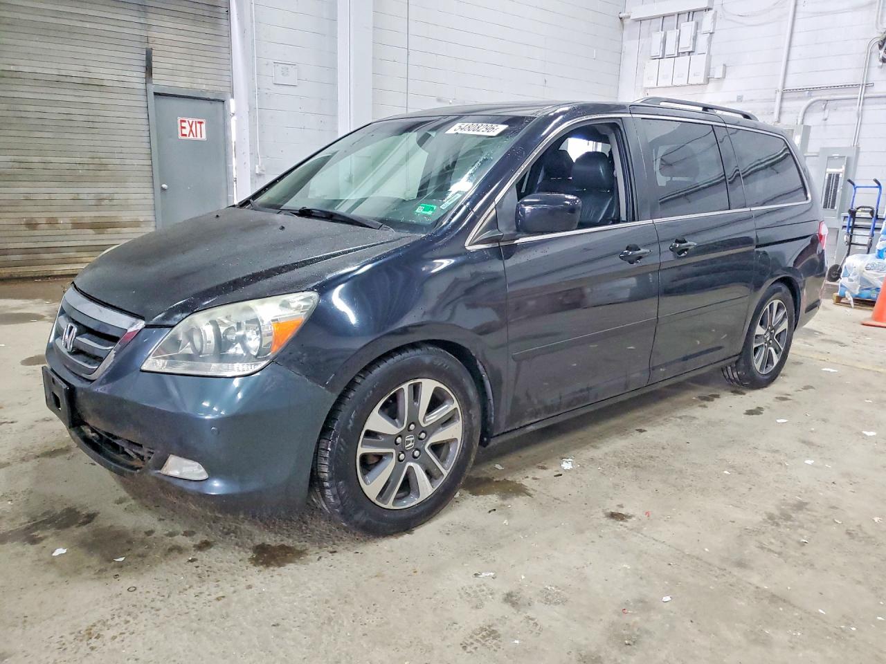 Salvage Honda Odyssey Image