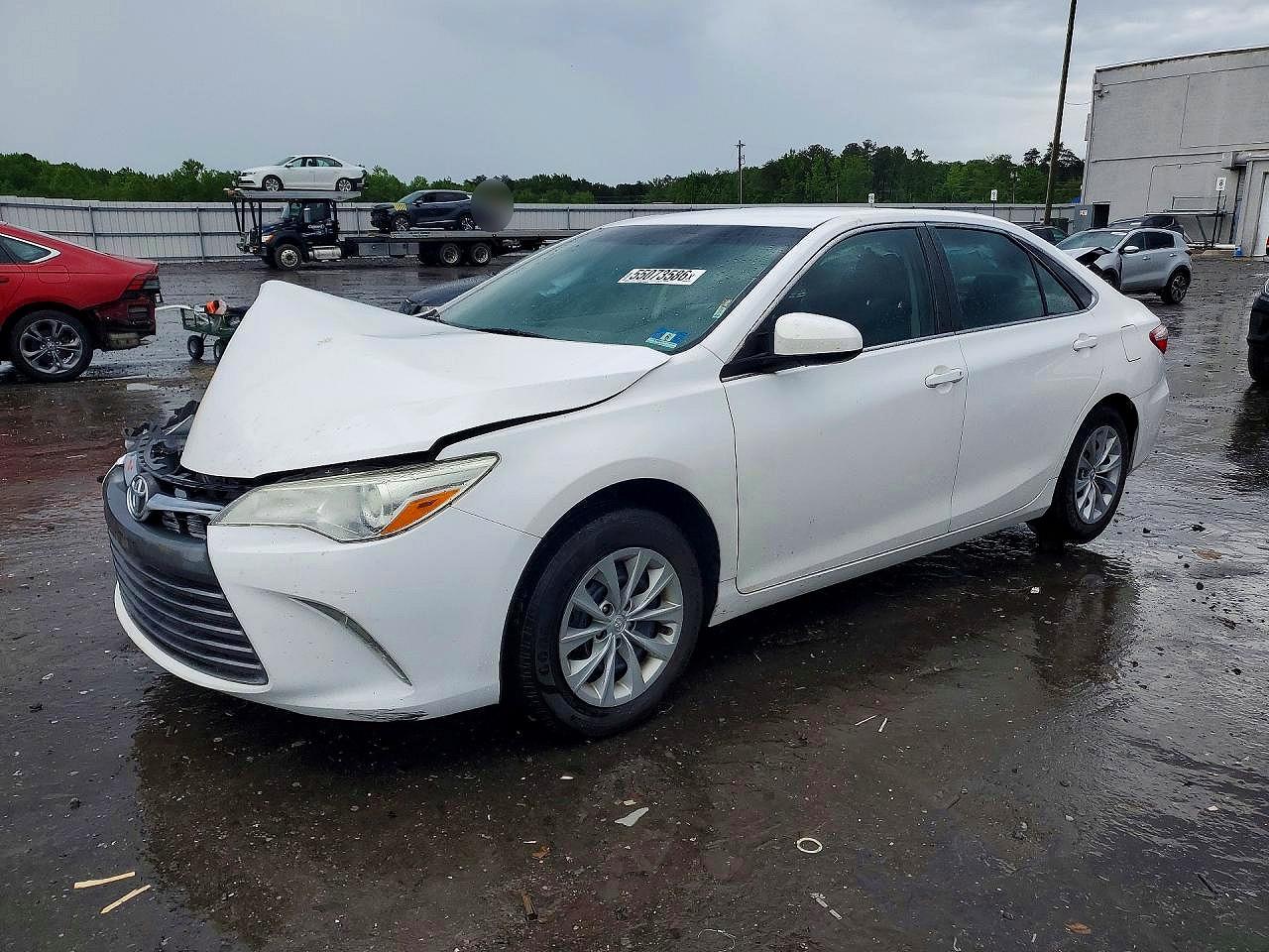 Salvage Toyota Camry Image