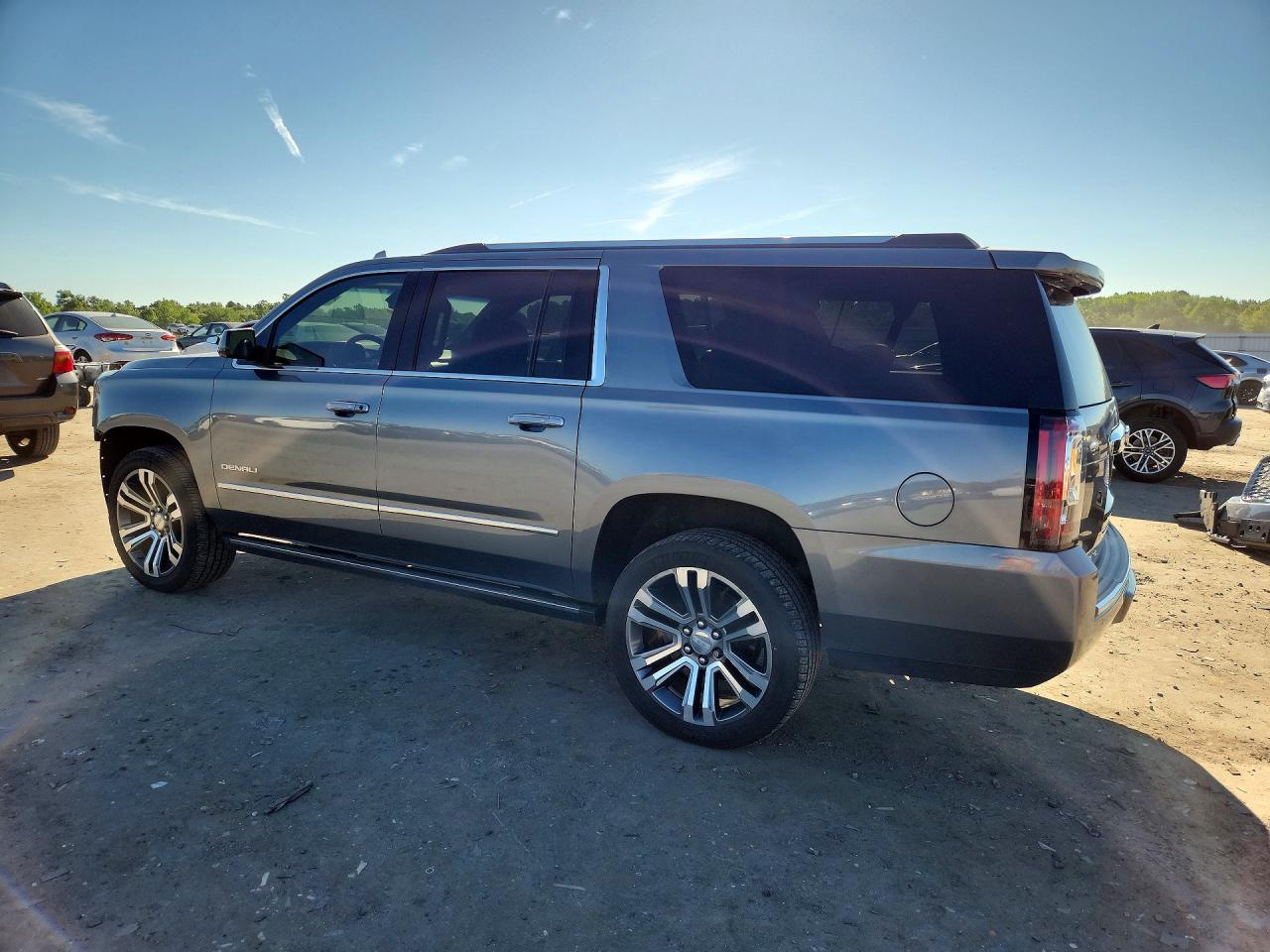 GMC Yukon Denali