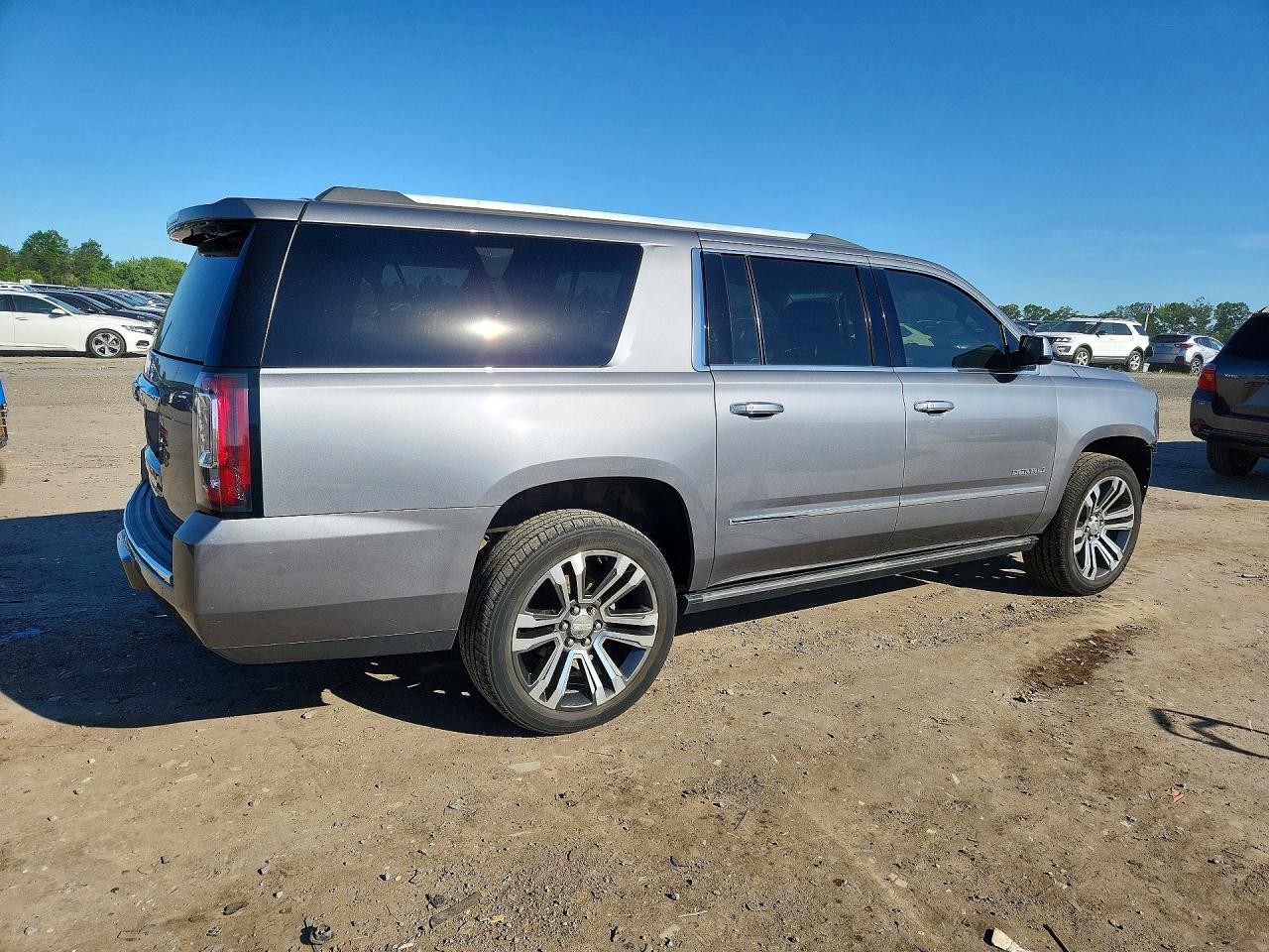 GMC Yukon Denali