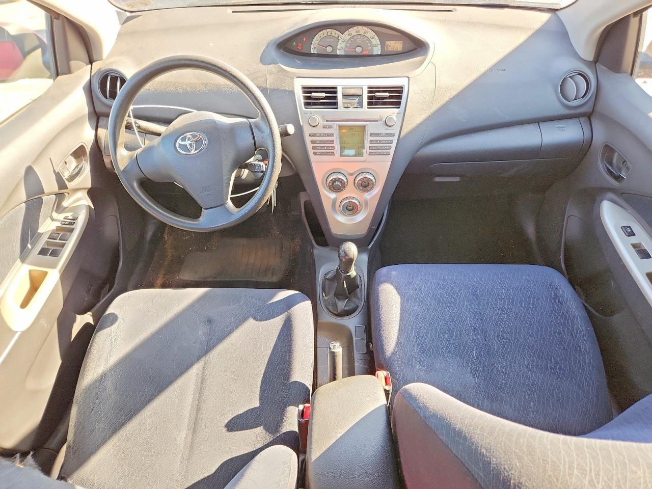 Toyota Yaris Base