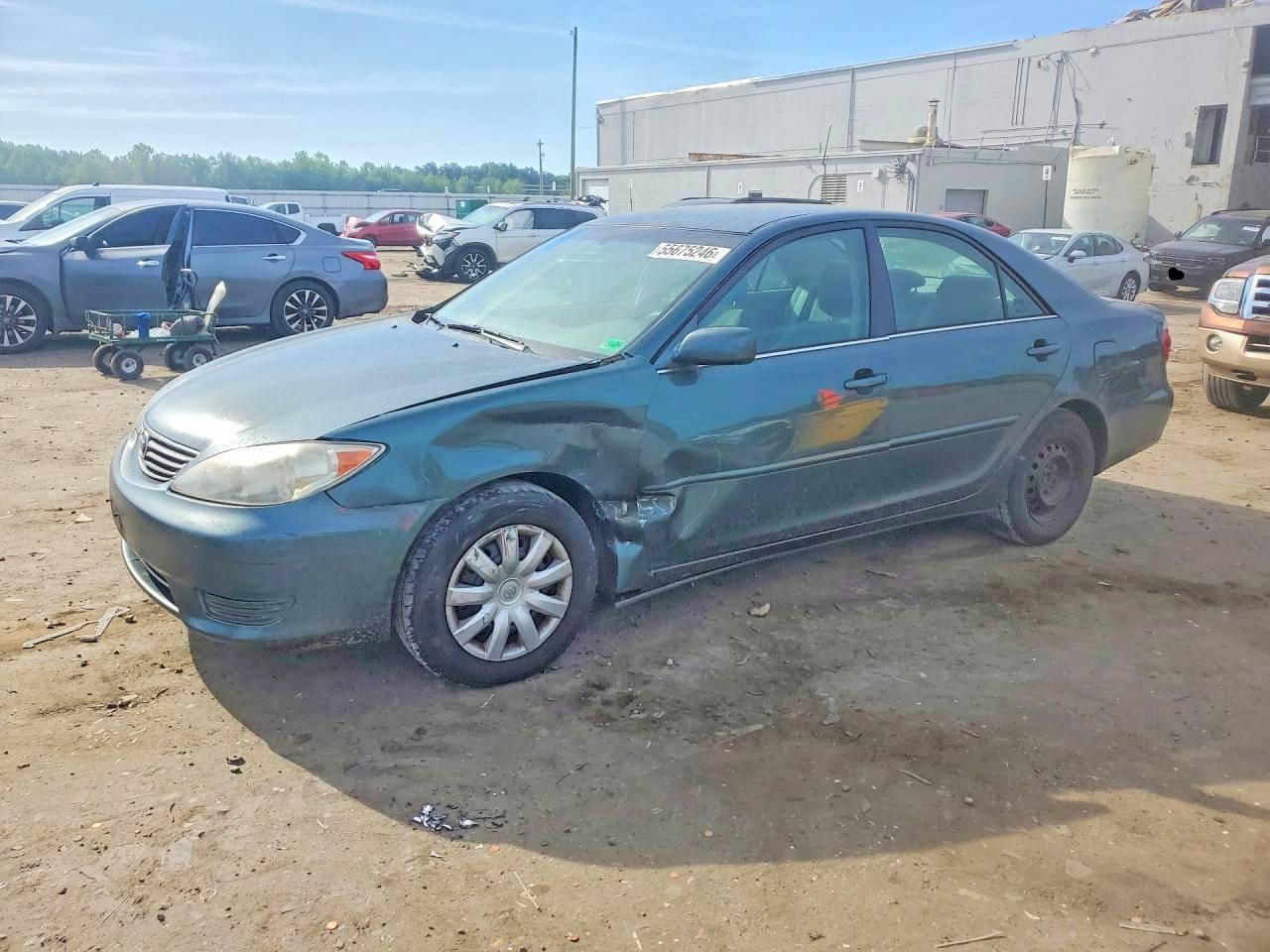 Salvage Toyota Camry Image