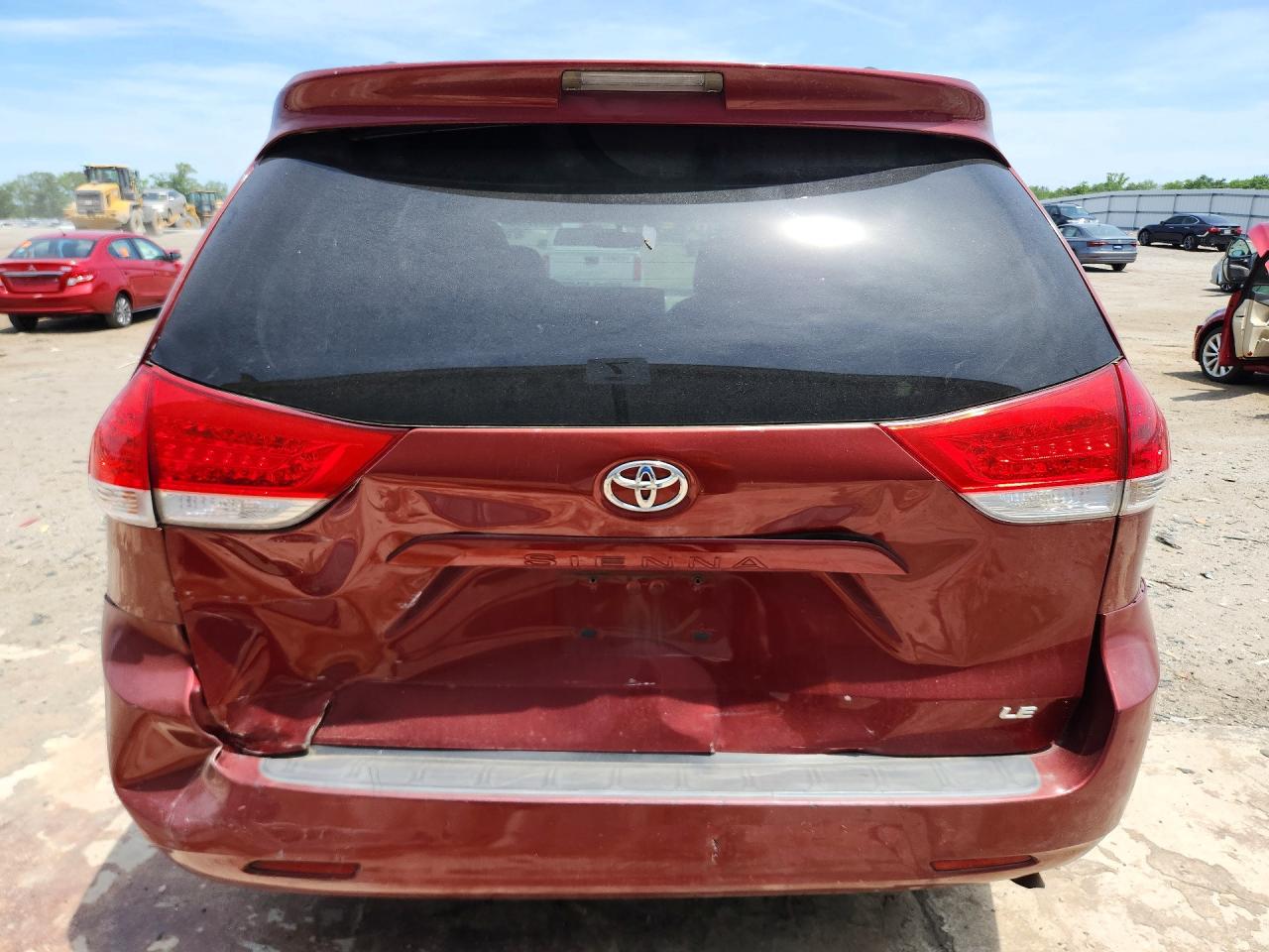 Toyota Sienna Le