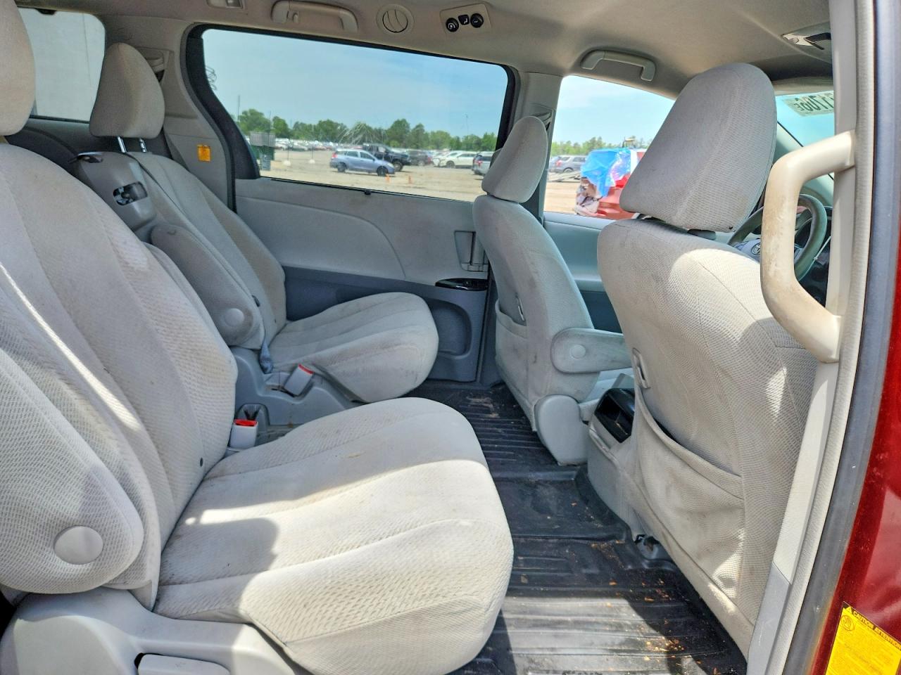 Toyota Sienna Le