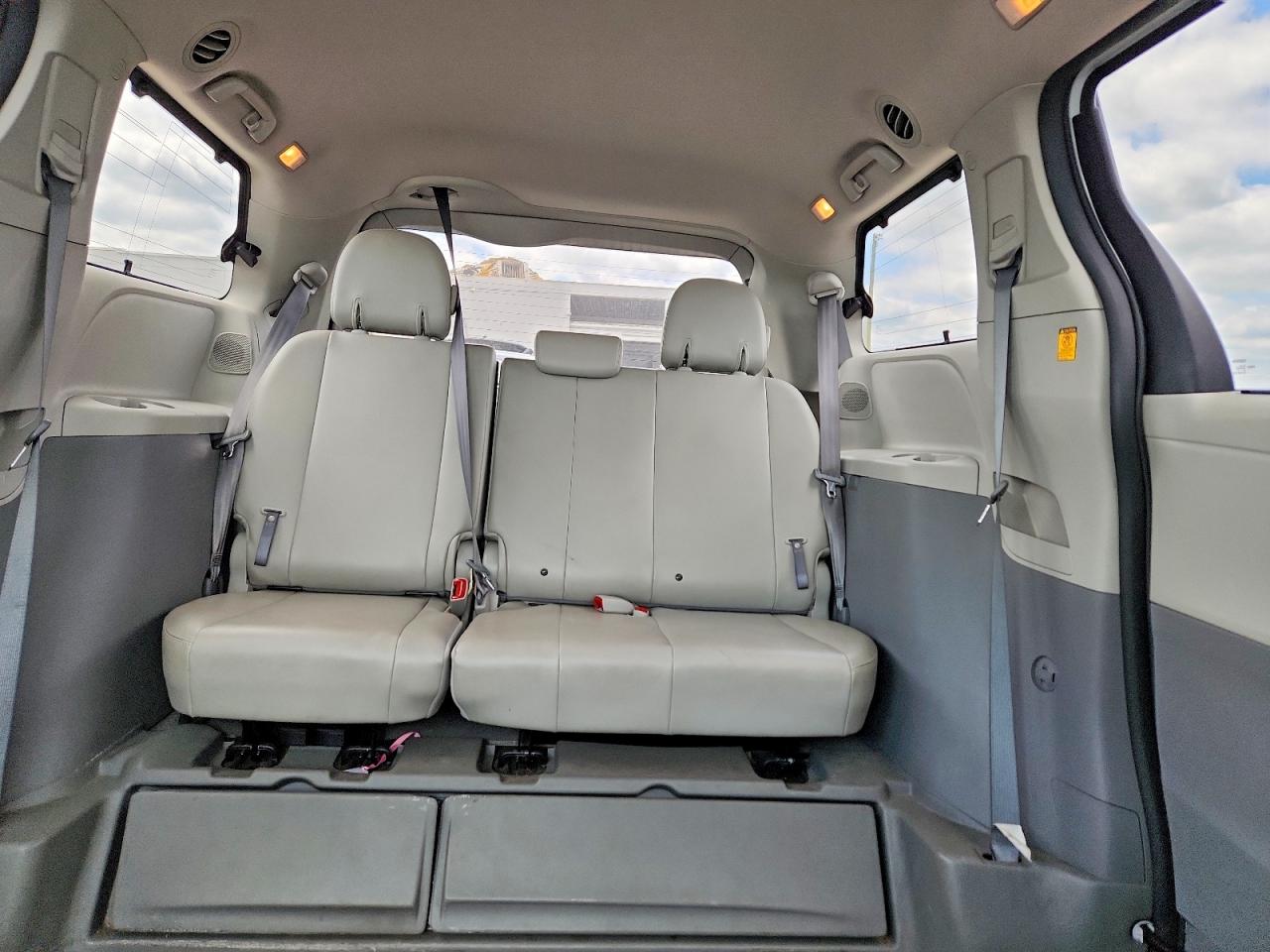Toyota Sienna Xle 8-passenger