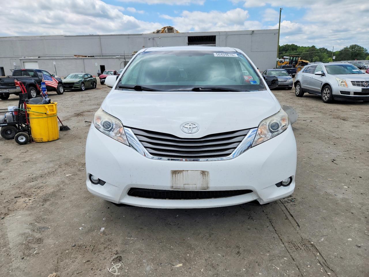 Toyota Sienna Xle 8-passenger
