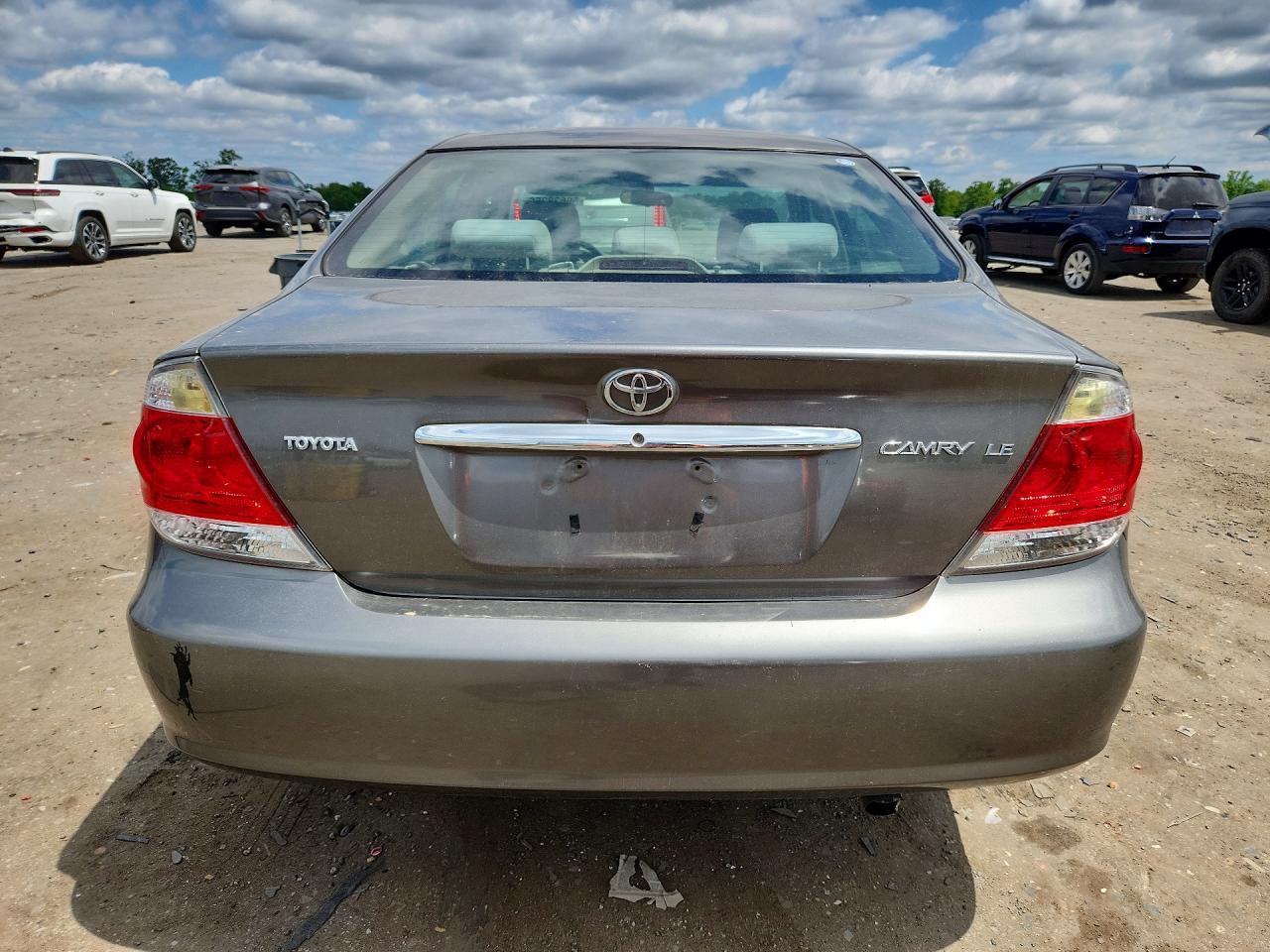 Toyota Camry Le V6