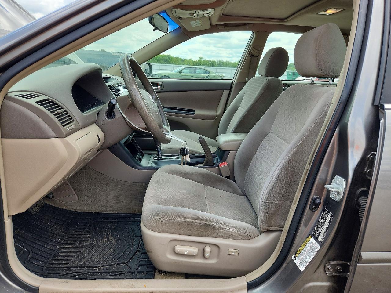 Toyota Camry Le V6