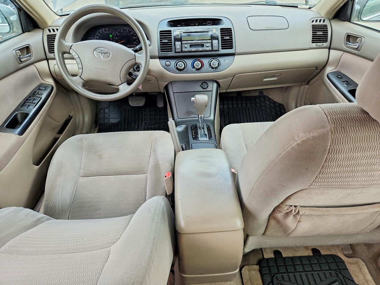 Toyota Camry Le V6