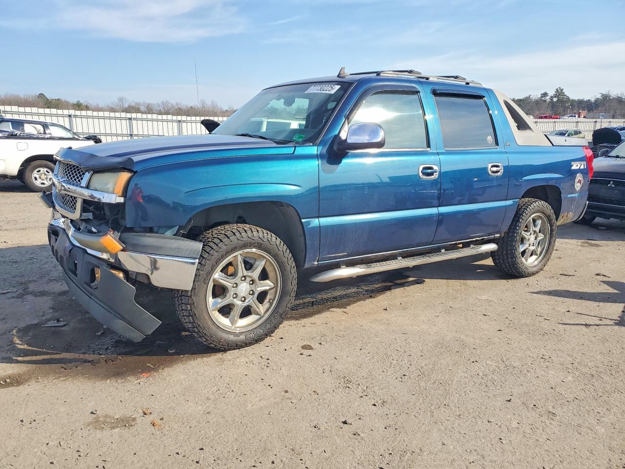 Salvage Chevrolet Avalanche Image