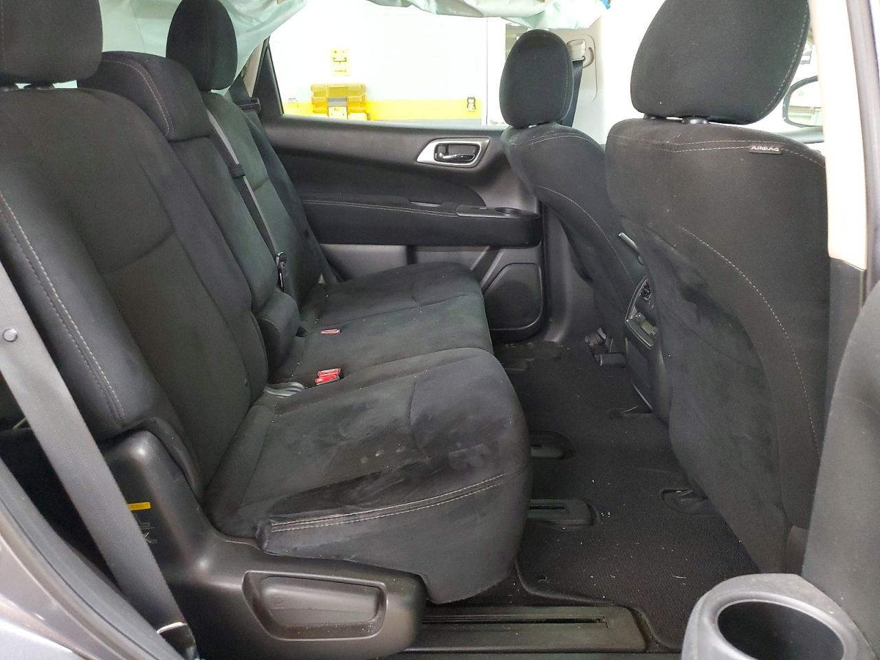 Nissan Pathfinder S