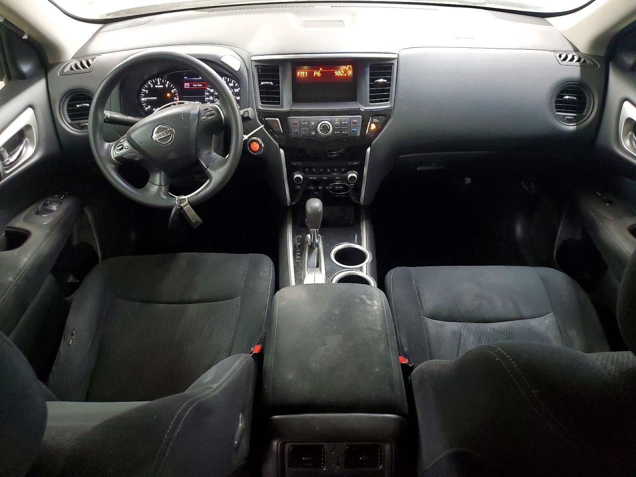 Nissan Pathfinder S