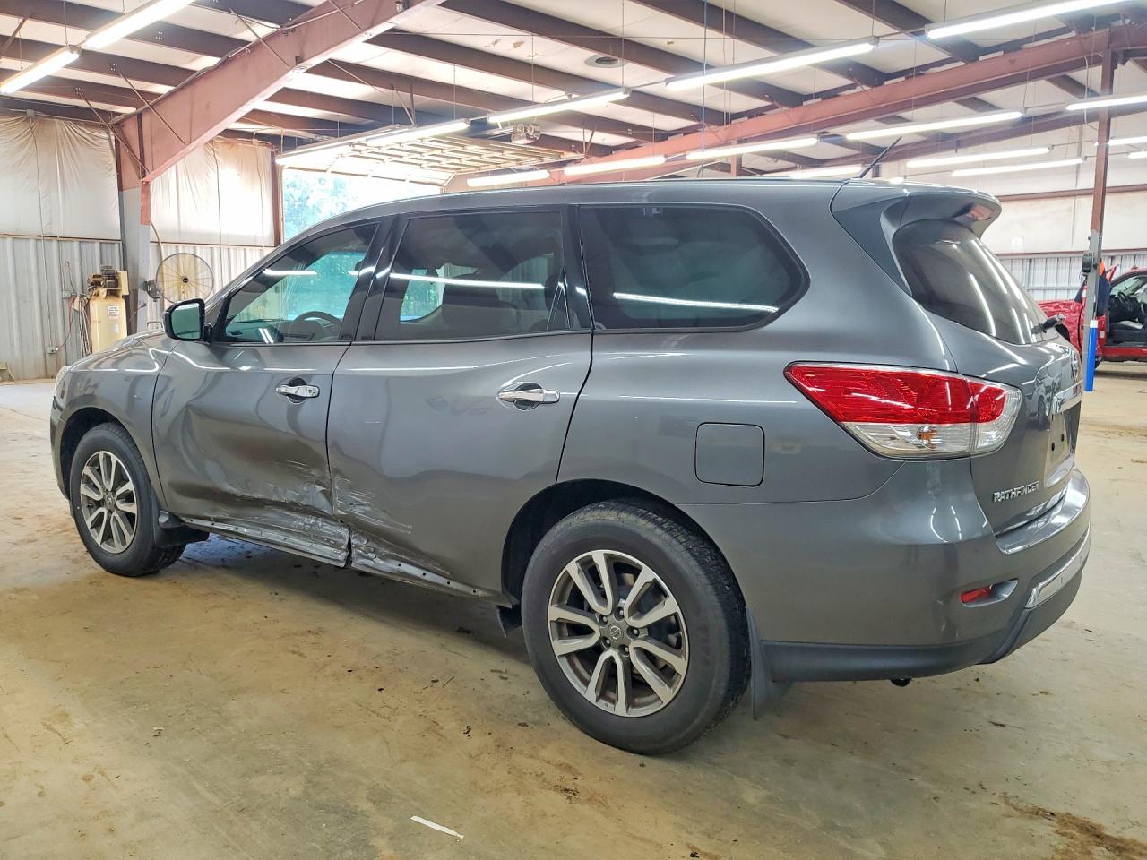 Nissan Pathfinder S