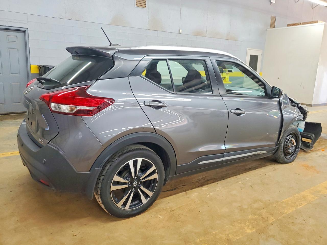 Nissan Kicks Sr