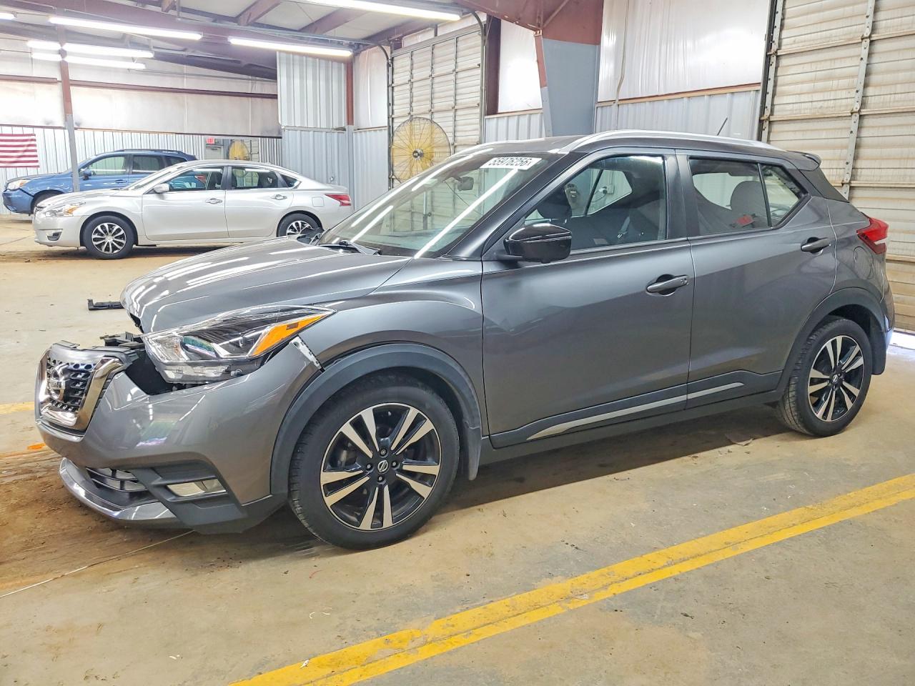 Salvage Nissan Kicks Image