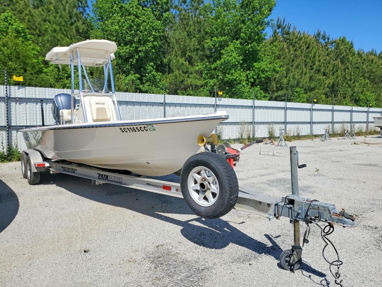 Salvage Pathfinder Boat Co Inc 2400 Tourn Image