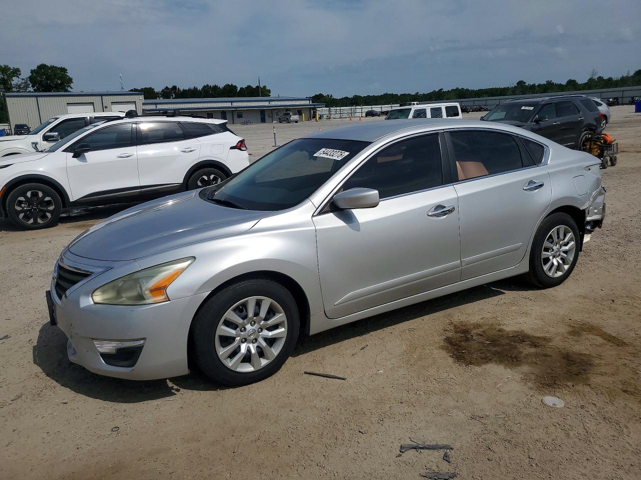 Salvage Nissan Altima Image
