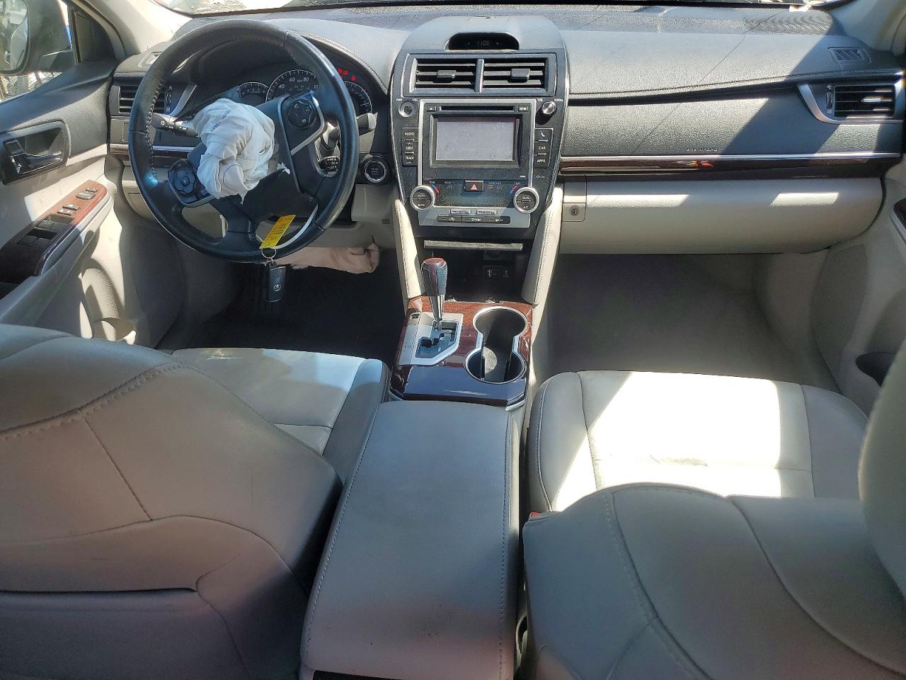 Toyota Camry Xle V6