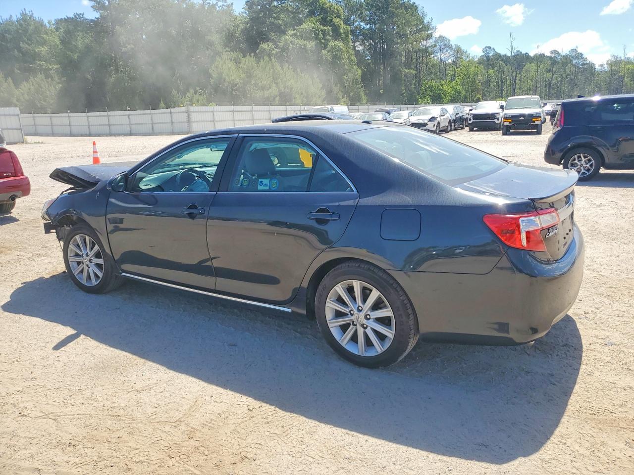 Toyota Camry Xle V6
