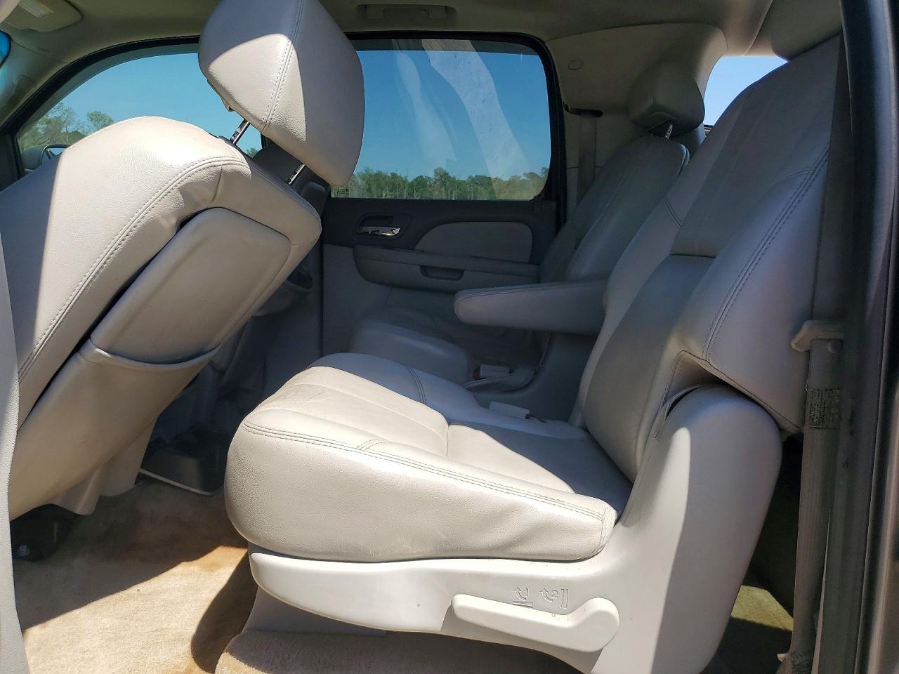Chevrolet Suburban C1500