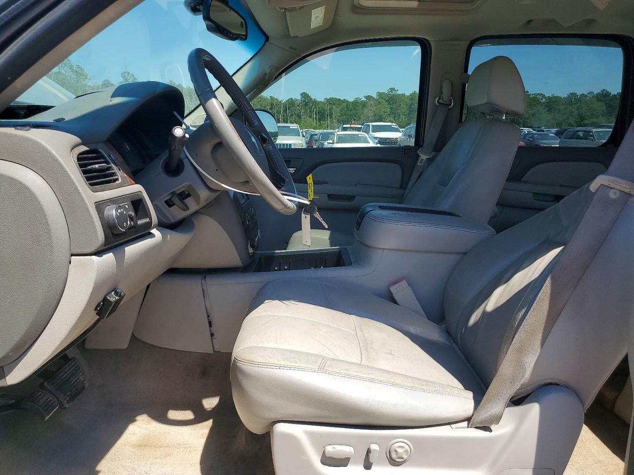 Chevrolet Suburban C1500