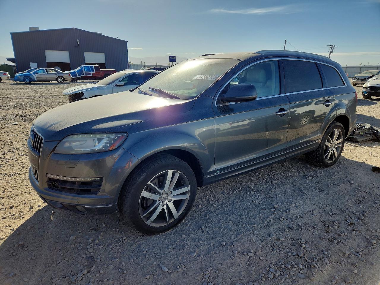 Salvage Audi Q7 Image