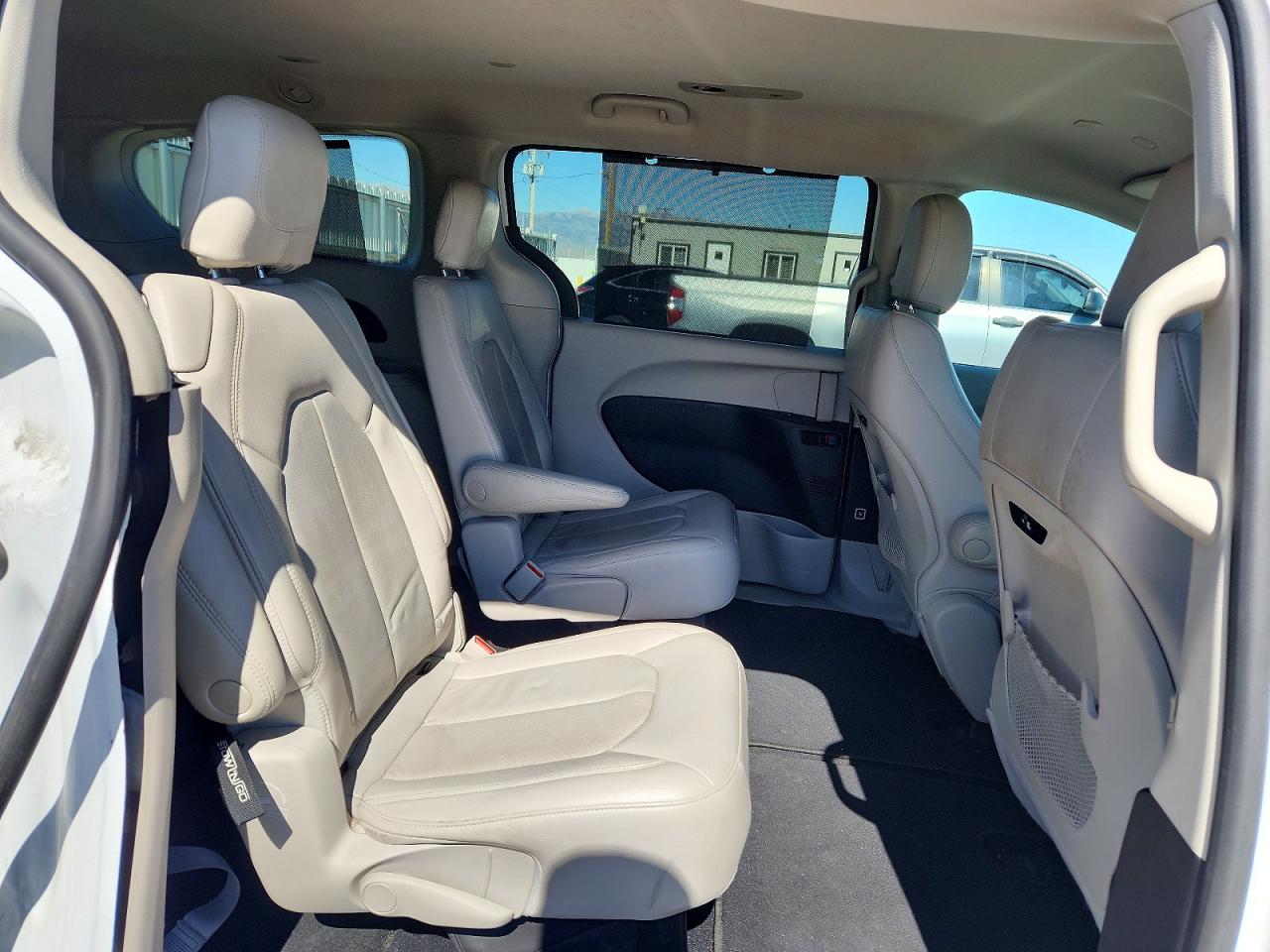 Chrysler Pacifica Touring L