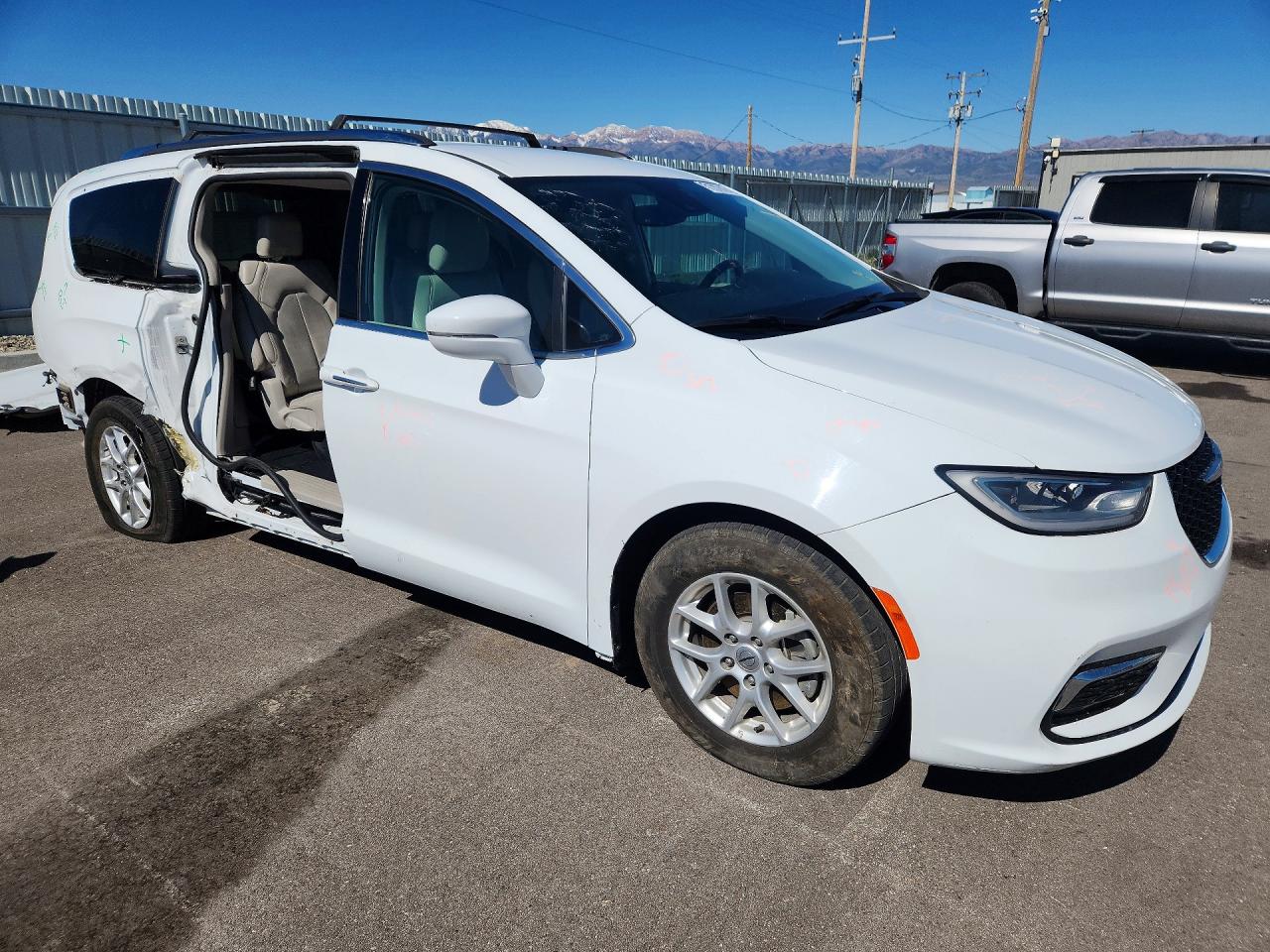 Chrysler Pacifica Touring L