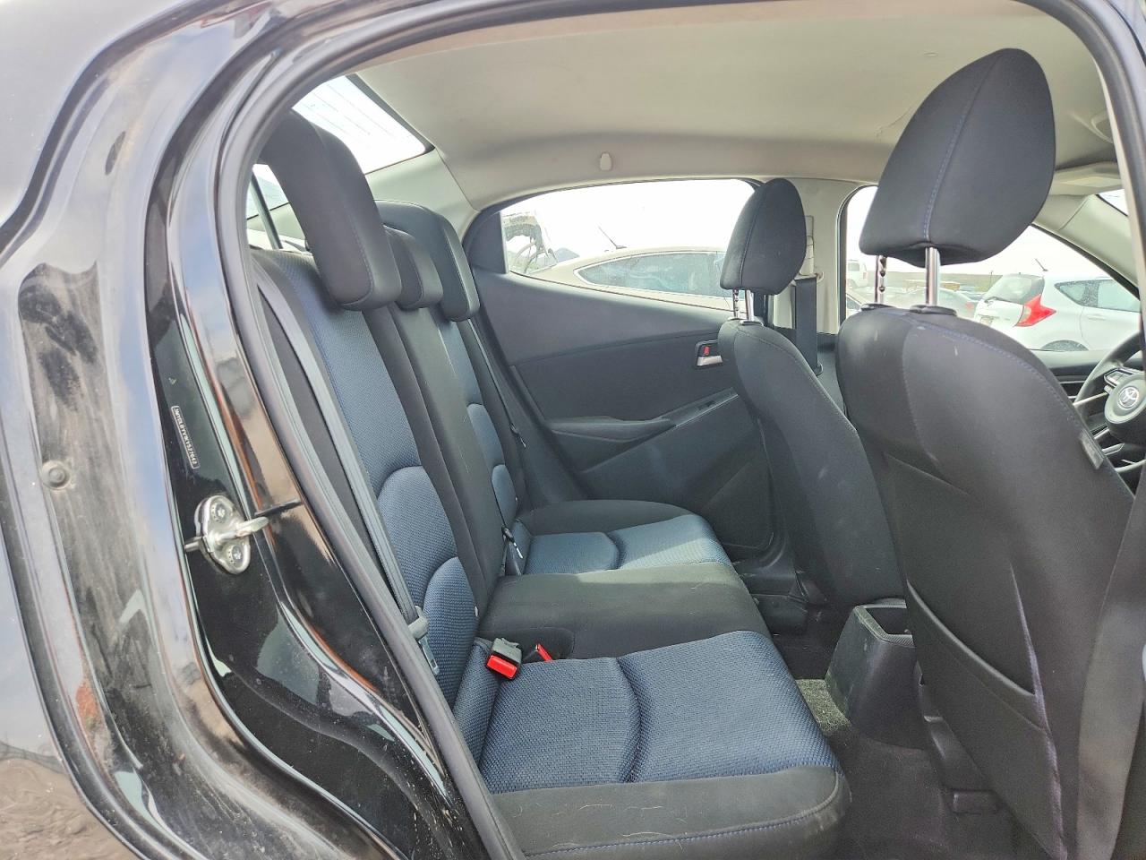 Toyota Yaris L