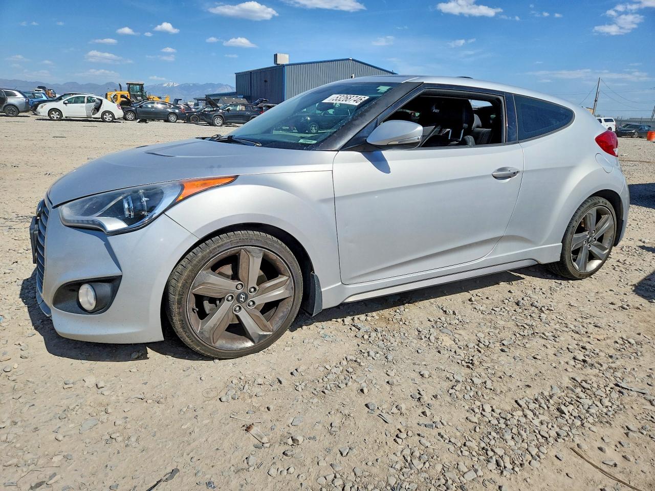 Salvage Hyundai VELOSTER Image