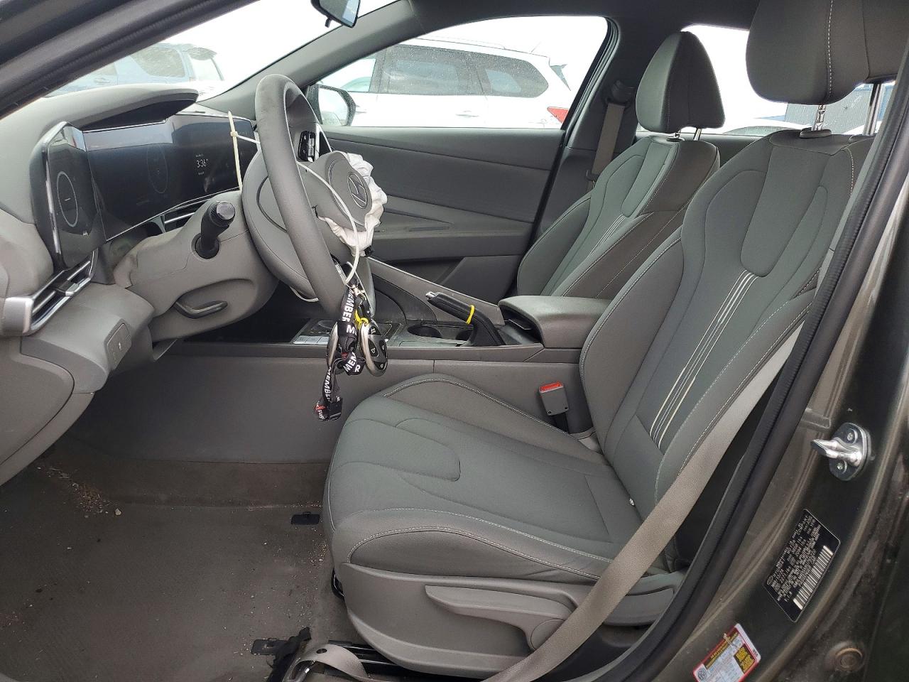 Hyundai ELANTRA Sel