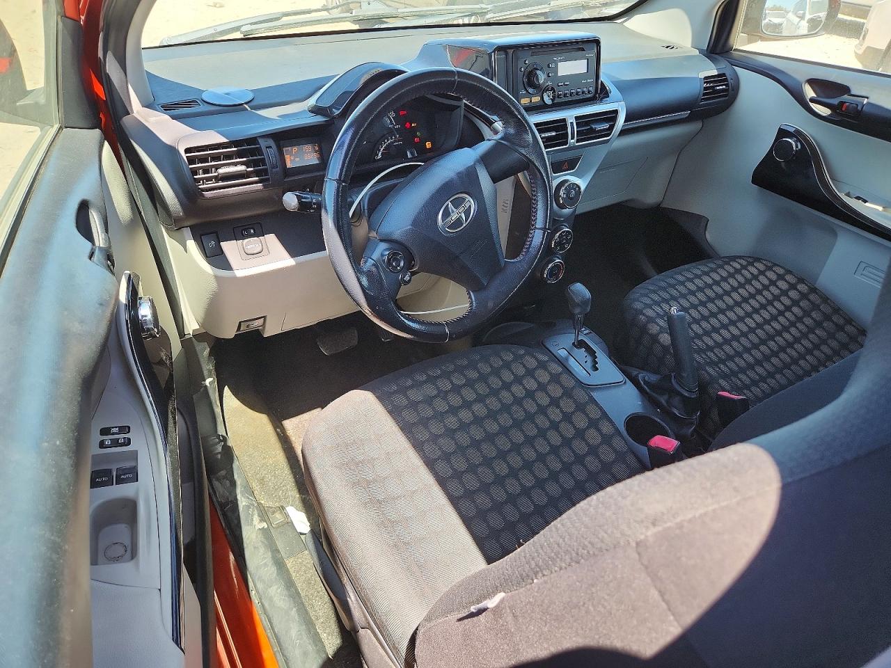 Scion iQ Base
