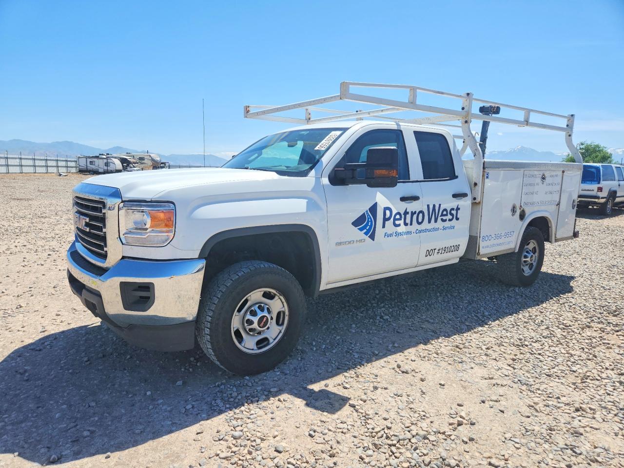 Salvage GMC Sierra Image