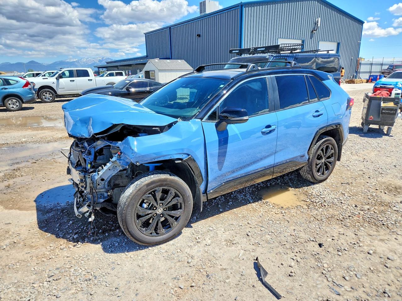 Salvage Toyota RAV4 Image