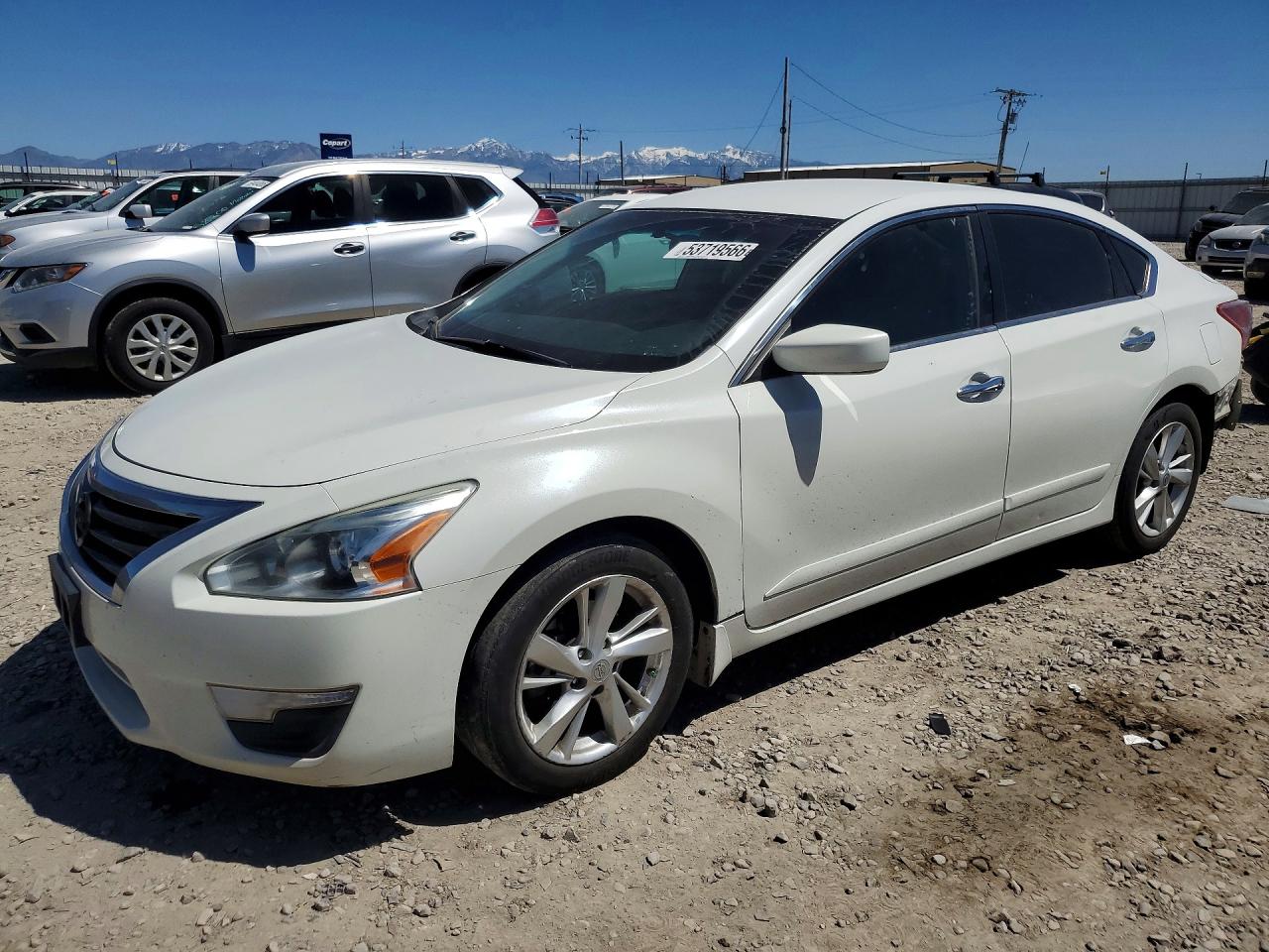Salvage Nissan Altima Image