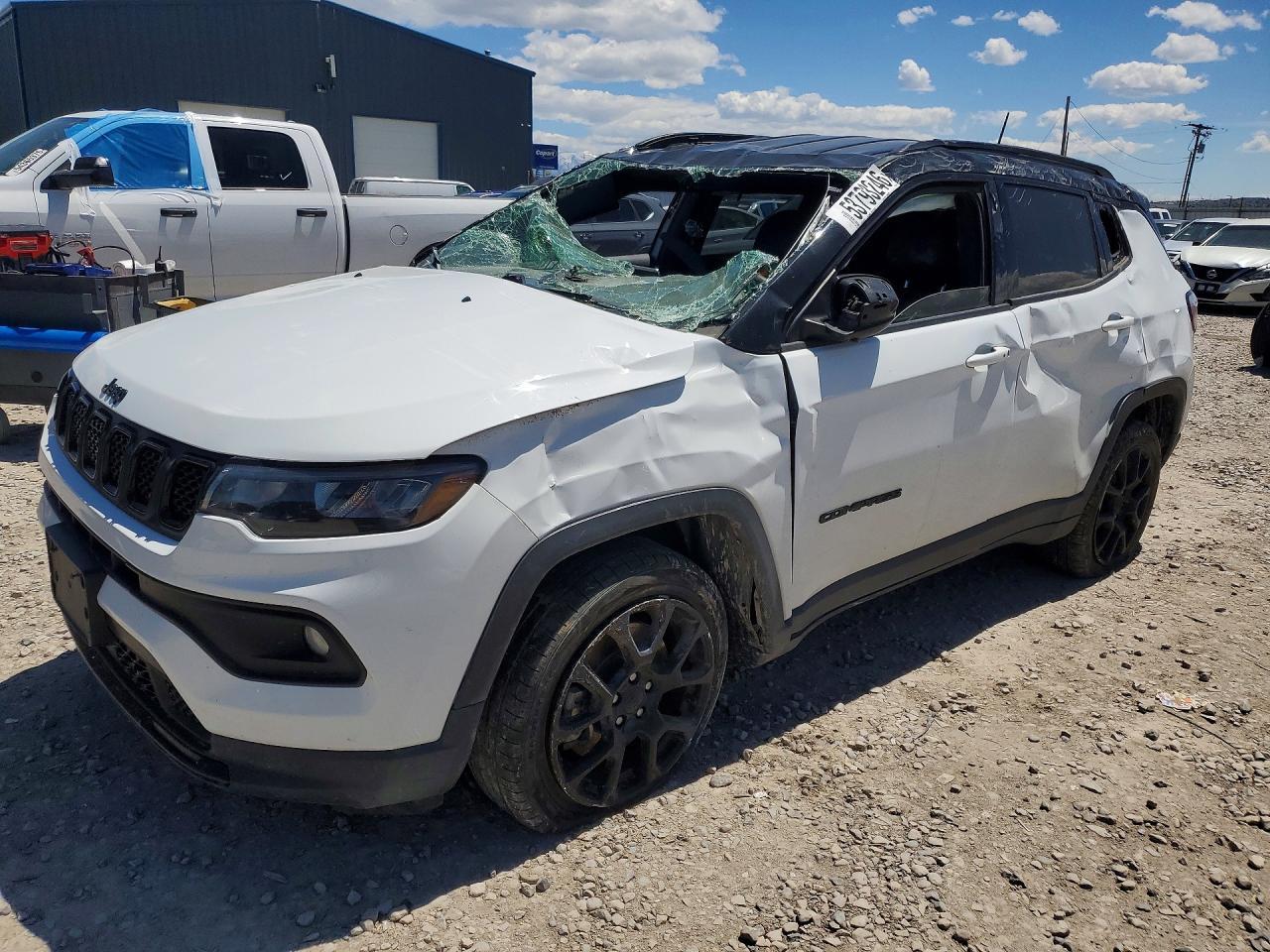 Salvage Jeep Compass Image