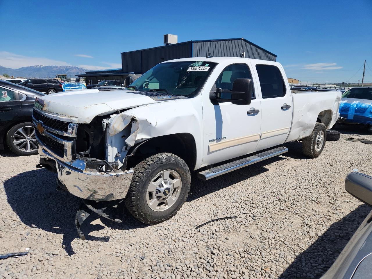 Salvage Chevrolet Silverado Image
