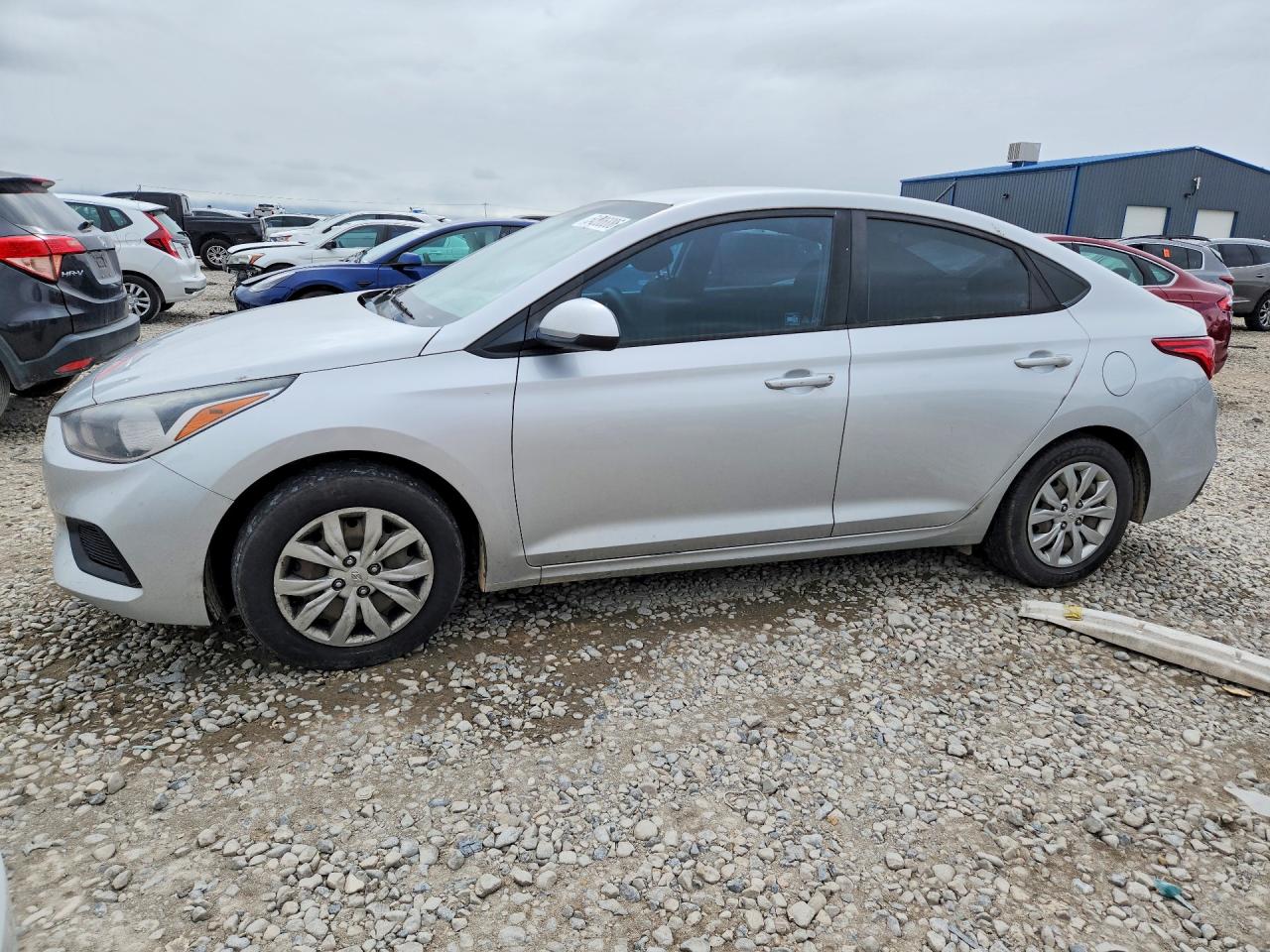 Salvage Hyundai ACCENT Image
