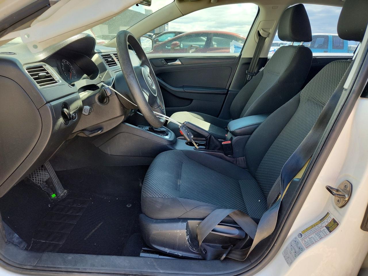 Volkswagen Jetta Base