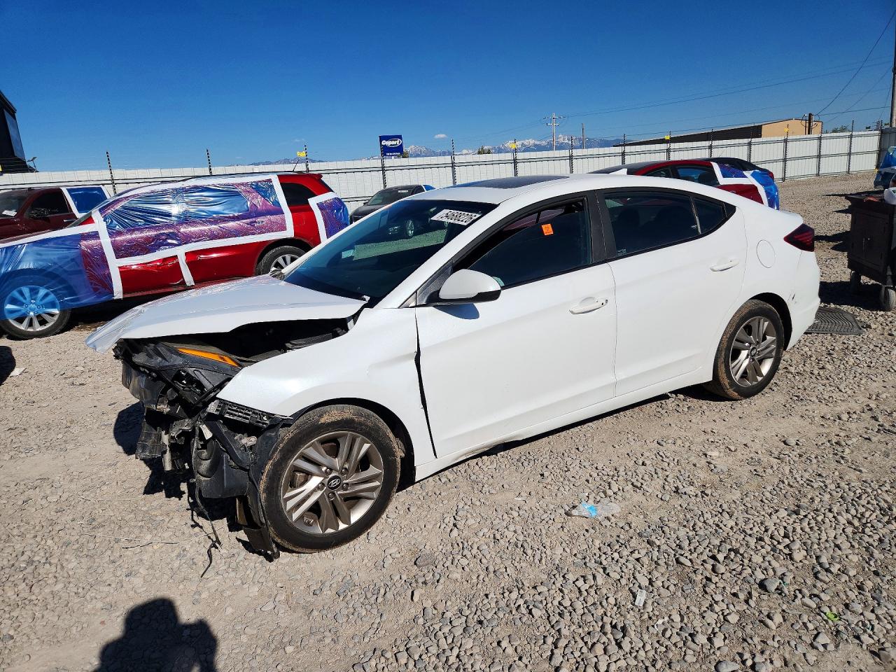Salvage Hyundai ELANTRA Image