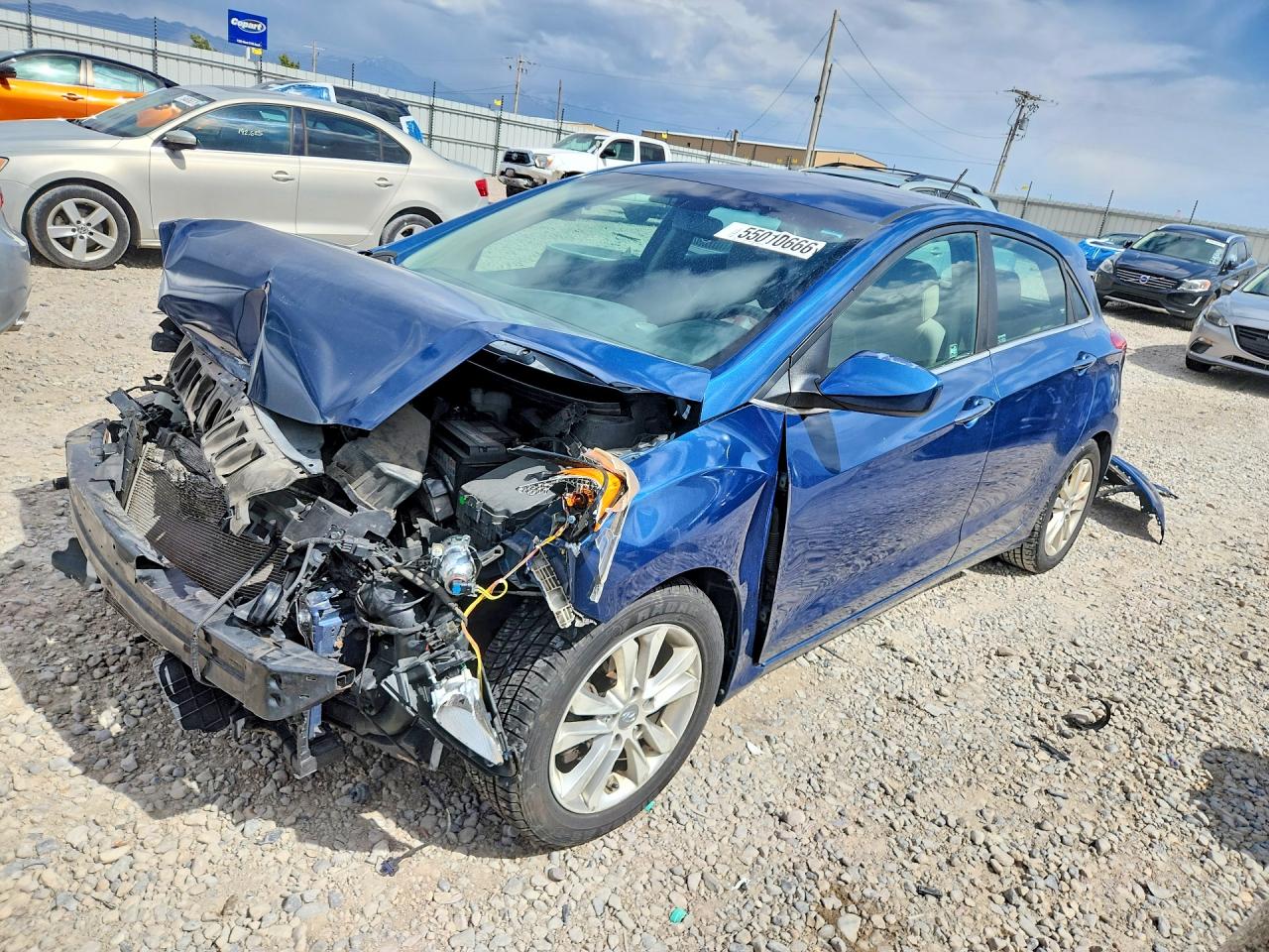 Salvage Hyundai ELANTRA Image