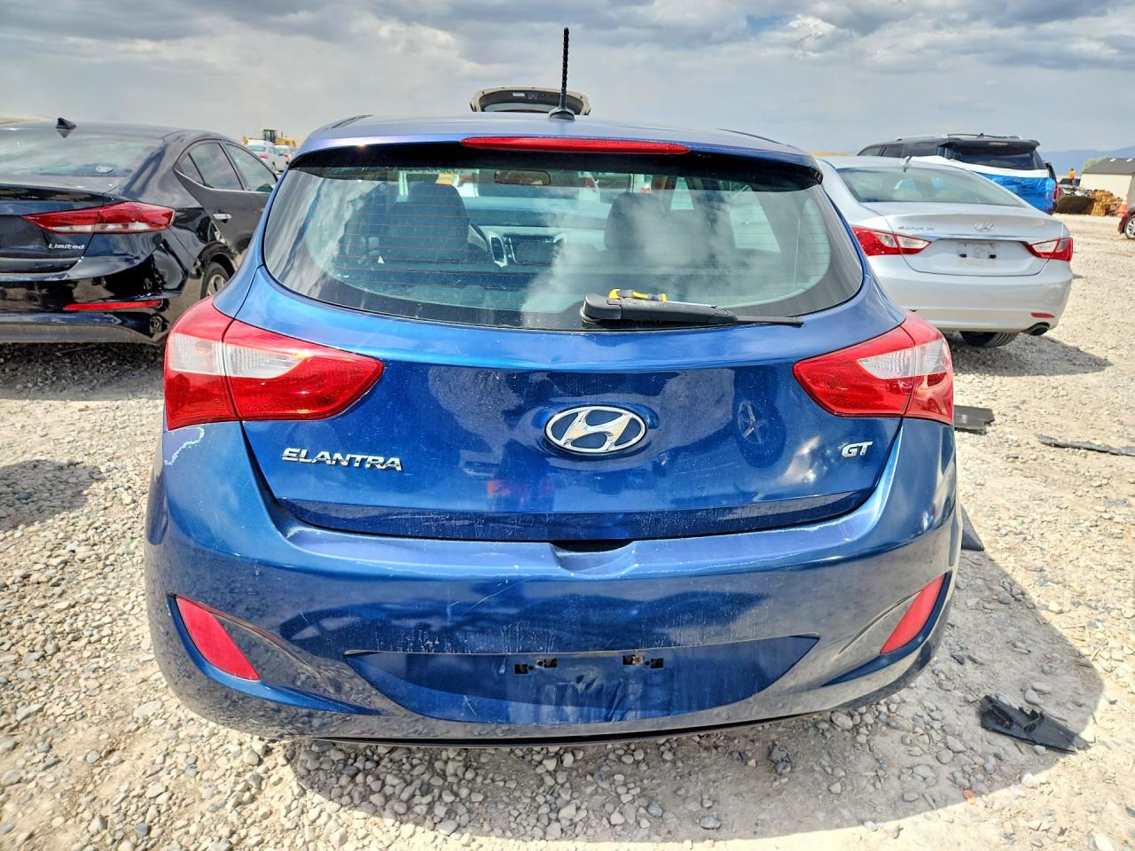 Hyundai ELANTRA Base