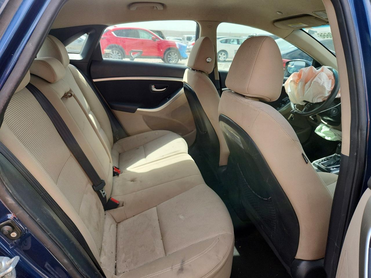 Hyundai ELANTRA Base