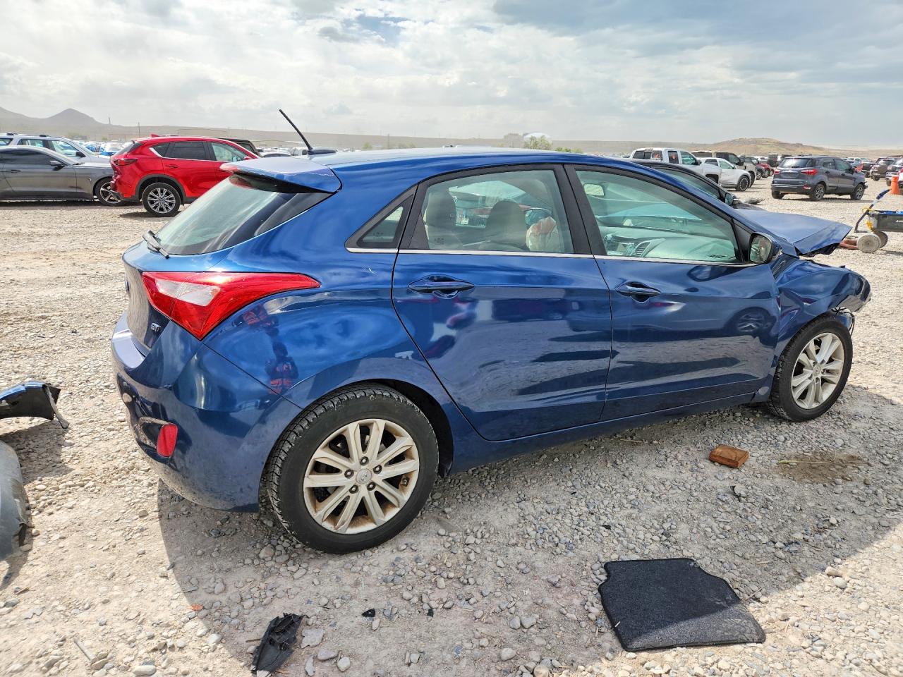 Hyundai ELANTRA Base