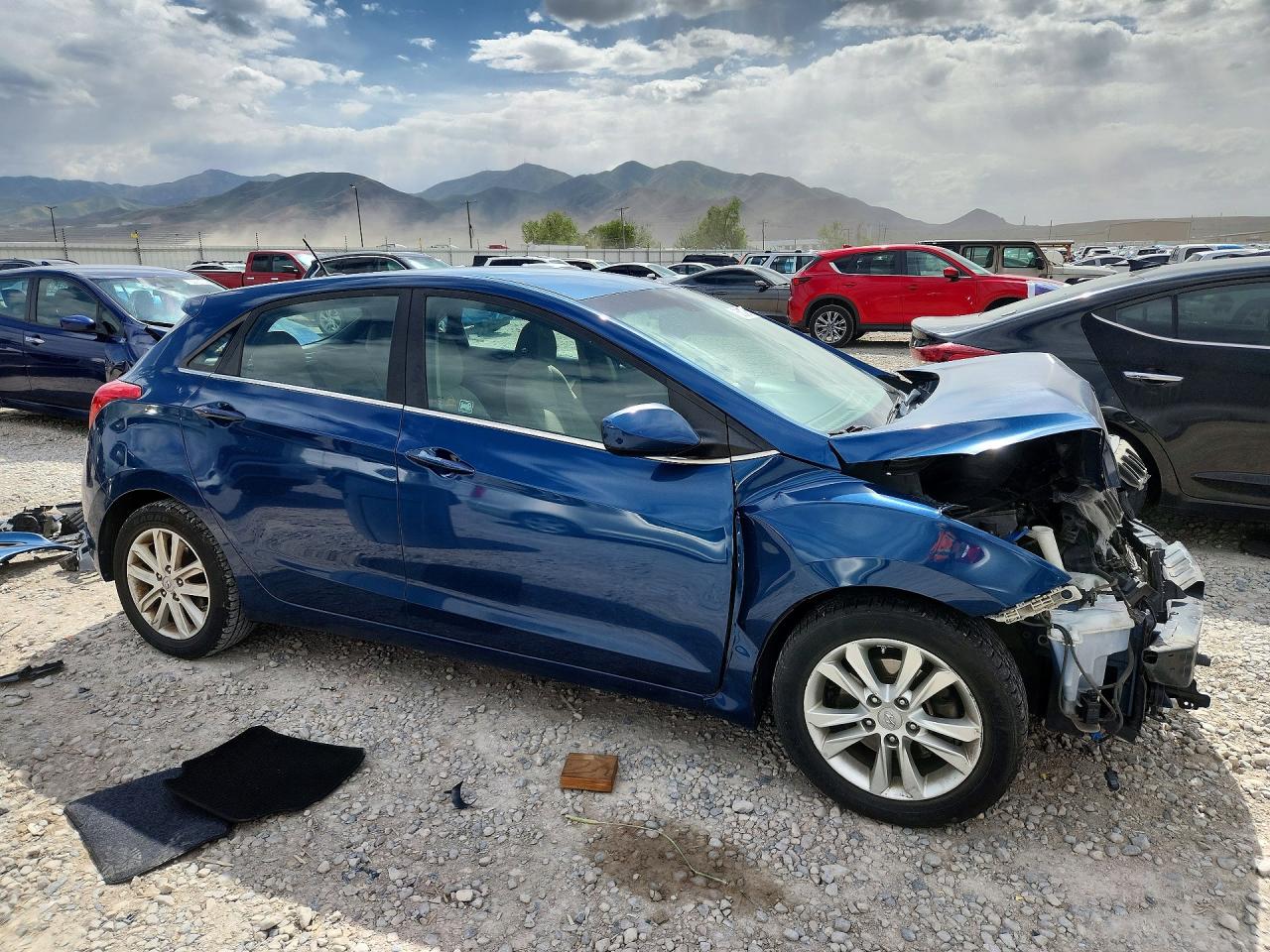 Hyundai ELANTRA Base