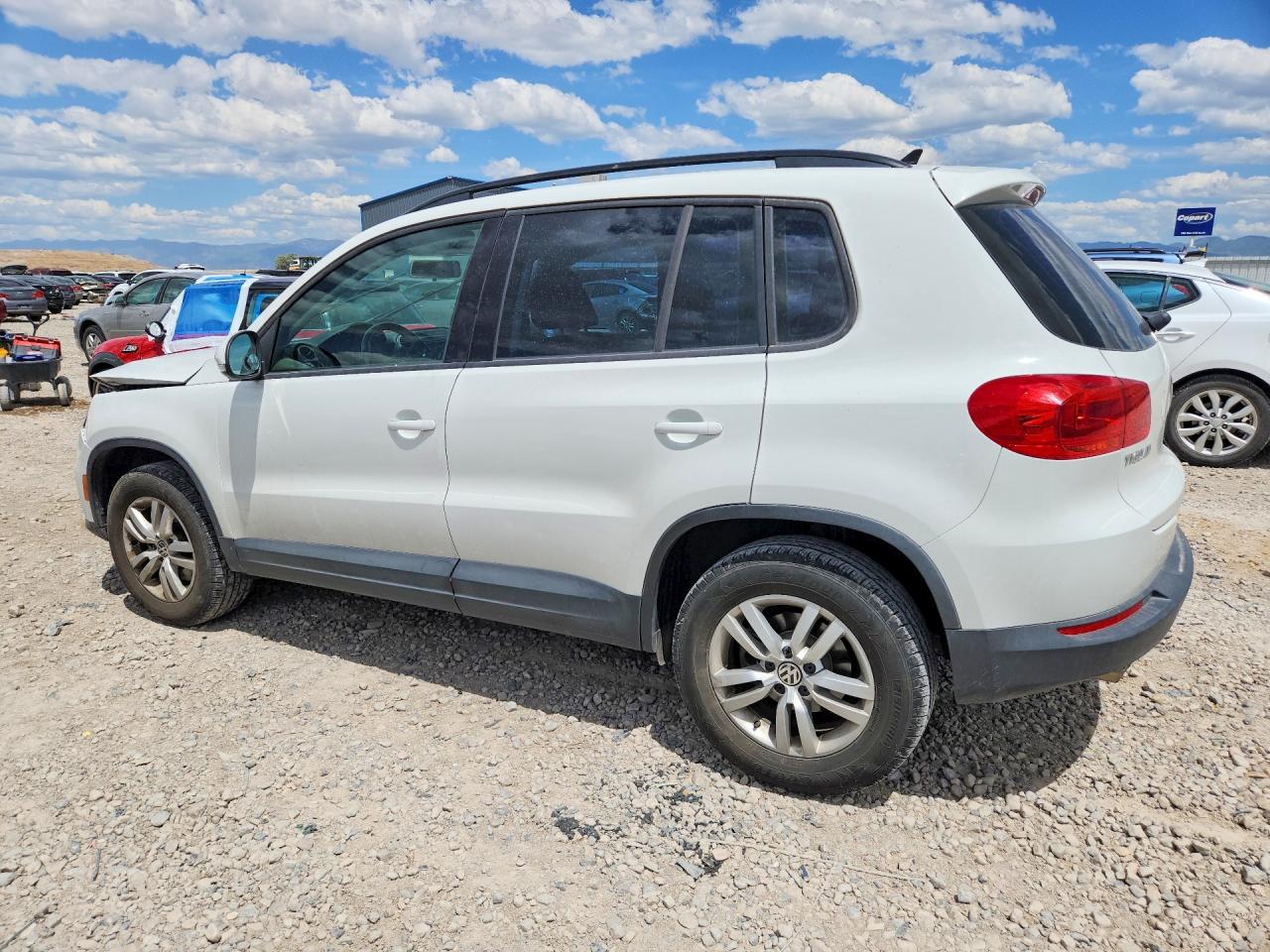 Volkswagen Tiguan S