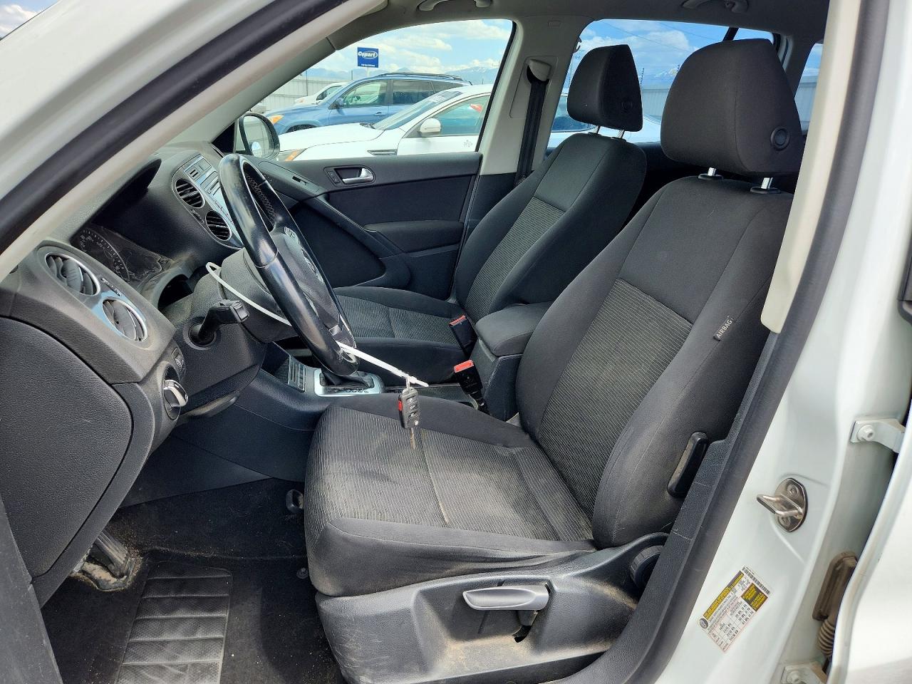 Volkswagen Tiguan S
