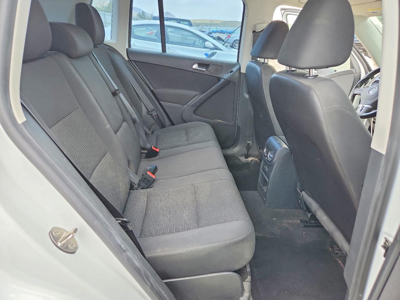 Volkswagen Tiguan S